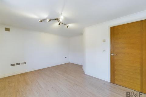 2 bedroom flat to rent, High Street, Bristol BS15