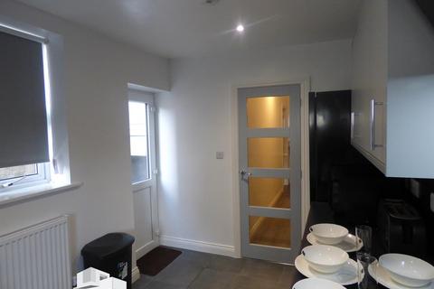 4 bedroom terraced house to rent, Villiers Road, Bristol