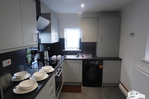 4 bedroom terraced house to rent, Villiers Road, Bristol