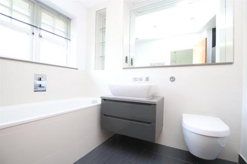 Westwood Farthings Walk, Horsham, RH12 1WR
