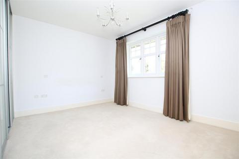Westwood Farthings Walk, Horsham, RH12 1WR
