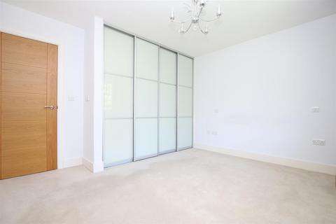 Westwood Farthings Walk, Horsham, RH12 1WR