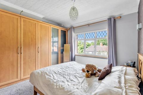 3 bedroom semi-detached house for sale, Parkside, Woodside, Alkrington, Middleton M24