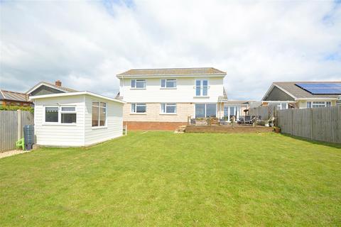 4 bedroom detached house for sale, IDEAL FAMILY HOME * YAVERLAND