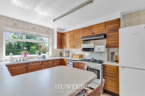6 Ash Walk, Middleton, Manchester, M24 1JY