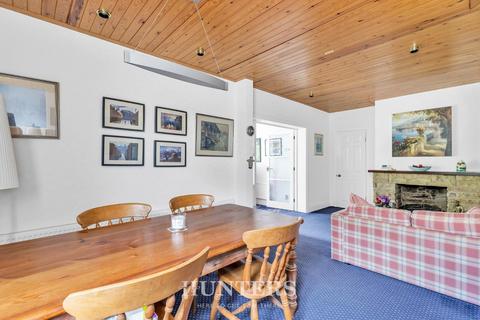 6 Ash Walk, Middleton, Manchester, M24 1JY