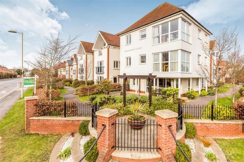 1 bedroom apartment for sale, Farringford Court, Avenue Road, Lymington, Hampshire, SO41 9PA