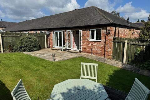 3 bedroom semi-detached bungalow for sale, Easenby Close, Swanland HU14