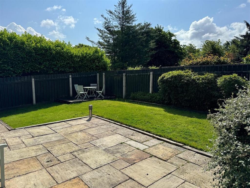 12 Easenby Close garden.jpg
