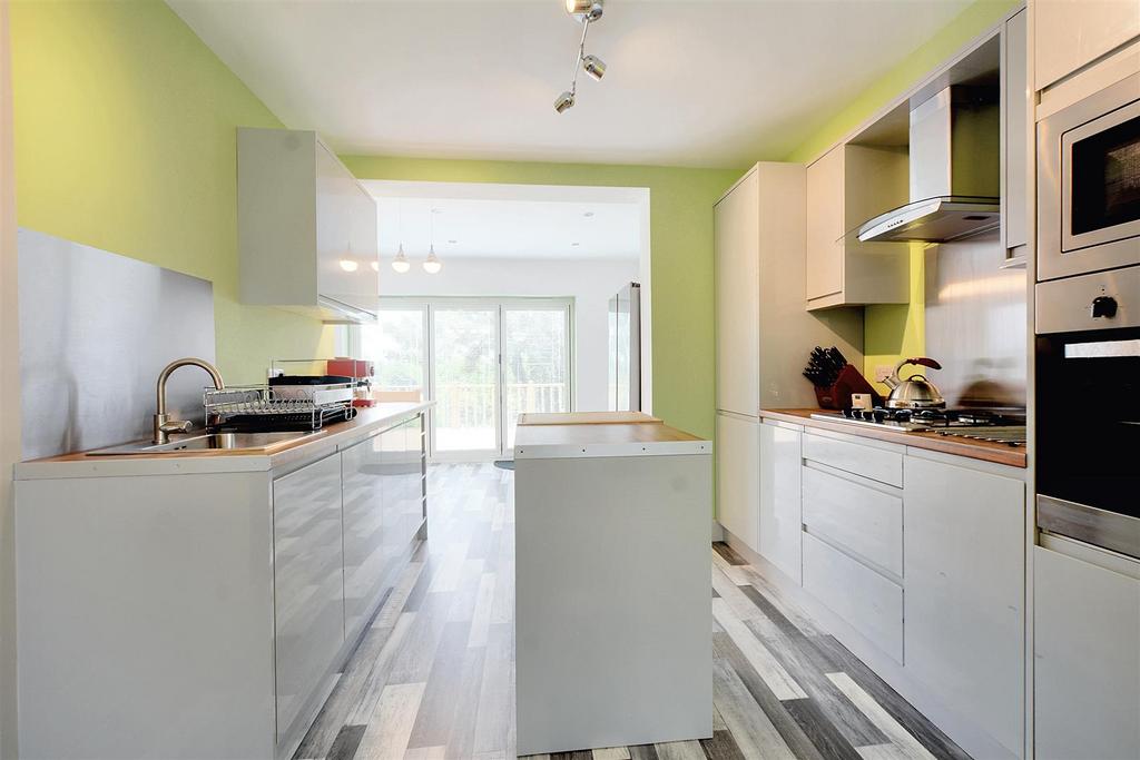 Kitchen 3.jpeg