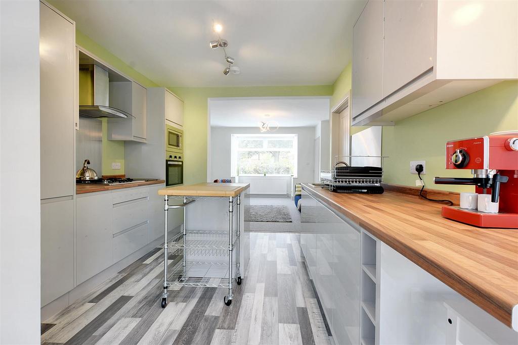 Kitchen 1.jpeg