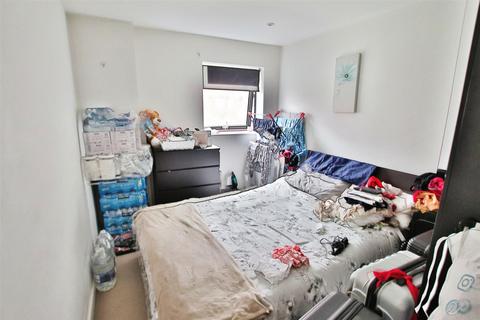 2 bedroom apartment for sale, Ocean Way, Southampton