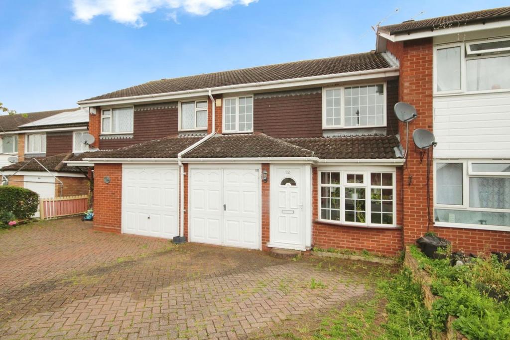 Stoneywood Road, Coventry 3 bed terraced house £1,150 pcm (£265 pw)
