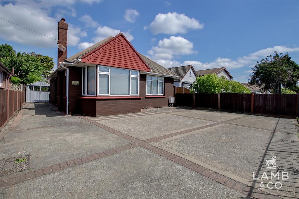 St. Johns Road, ClactonOnSea CO16 2 bed detached bungalow for sale