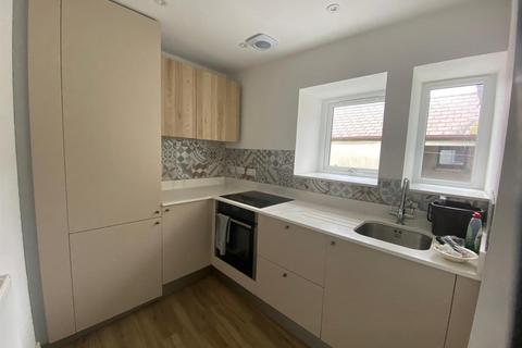 2 bedroom flat to rent, 1 Corvus Terrace, Carmarthen SA33