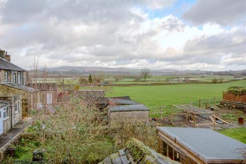 2 Aire View, Carleton, Skipton, BD23 3EU