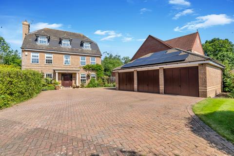 5 bedroom detached house for sale, Woodlands Close, Oadby, Leicester