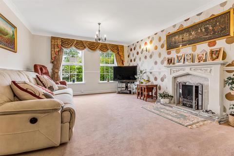 5 bedroom detached house for sale, Woodlands Close, Oadby, Leicester