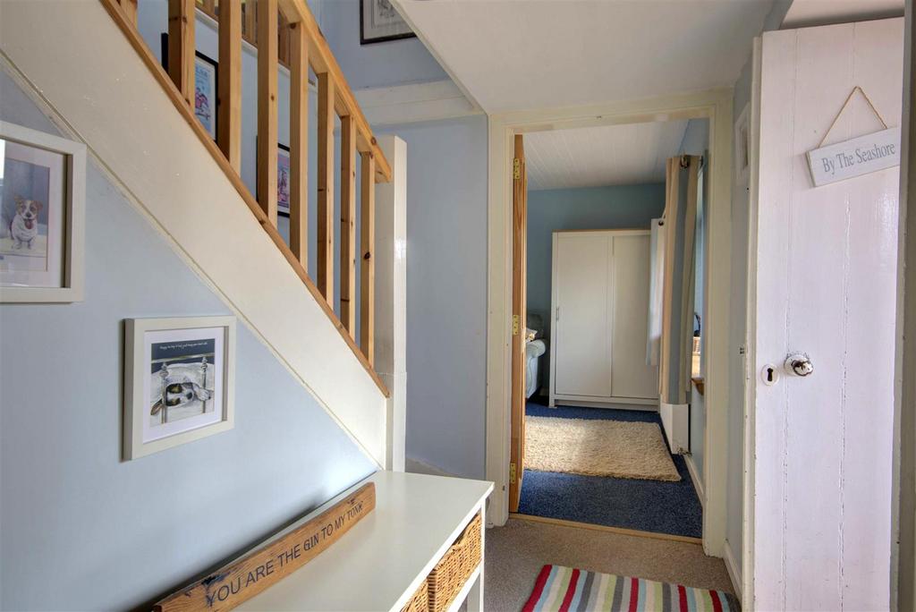 PORCH &amp; HALL