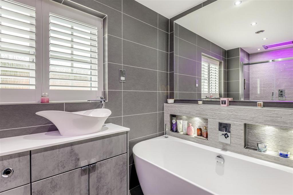 8601229-interior11.jpg