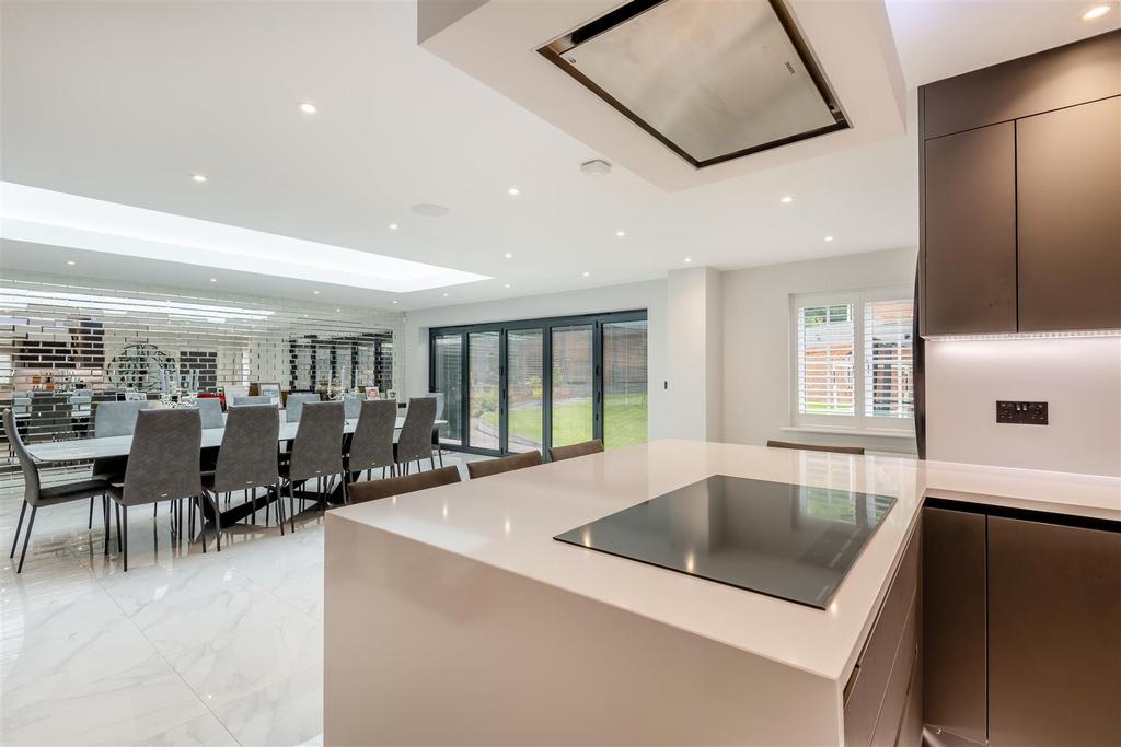 8601229-interior28.jpg