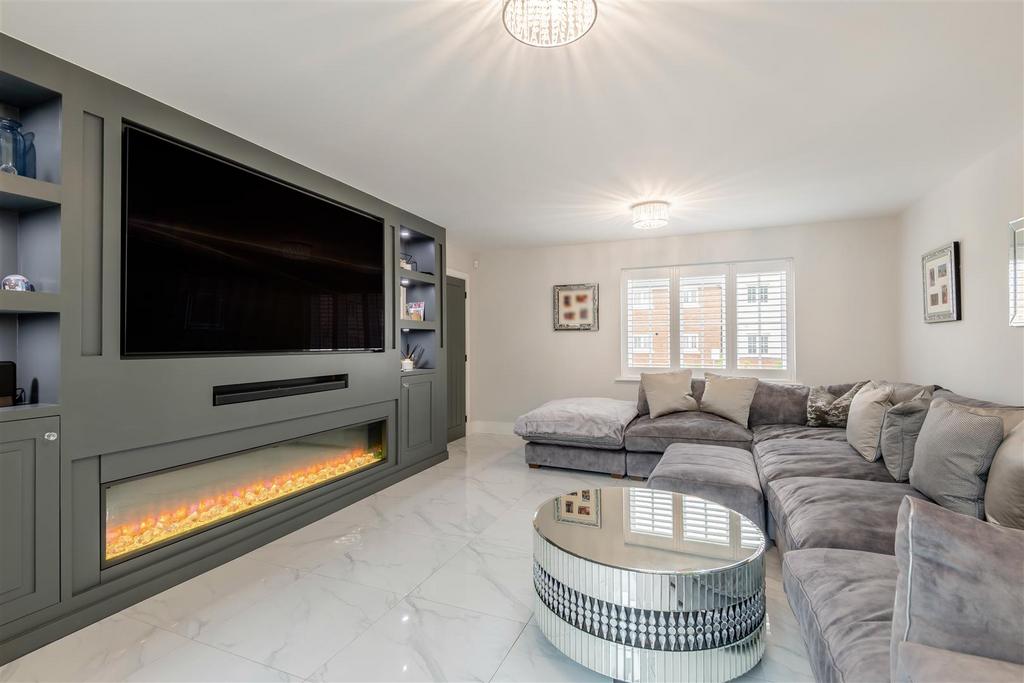 8601229-interior21.jpg