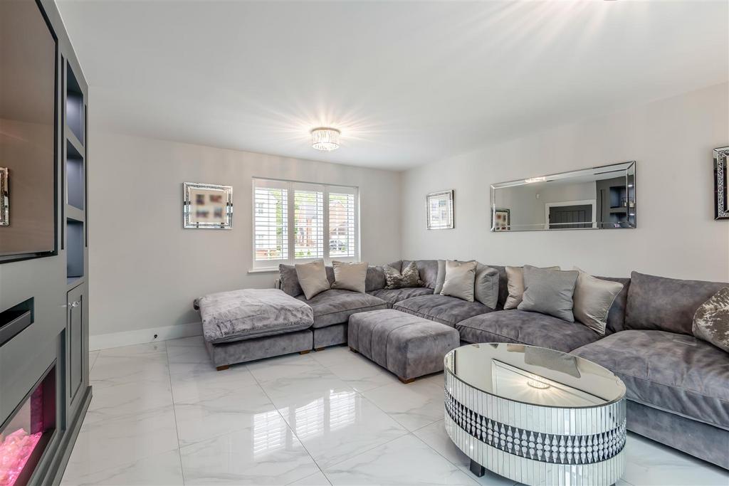 8601229-interior20.jpg