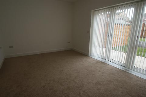3 bedroom semi-detached house to rent, Winscar Road, Lakeside