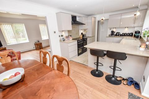 4 bedroom detached house for sale, Brent Avenue, South Woodham Ferrers