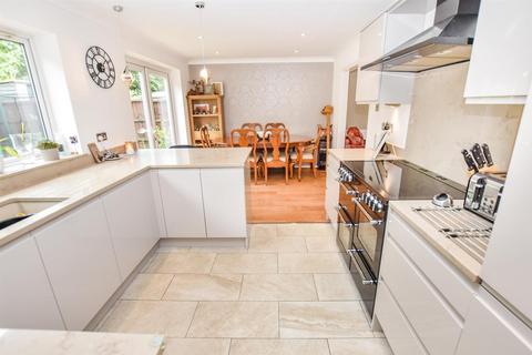 4 bedroom detached house for sale, Brent Avenue, South Woodham Ferrers