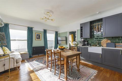 2 bedroom flat for sale, Brunswick Terrace, Hove