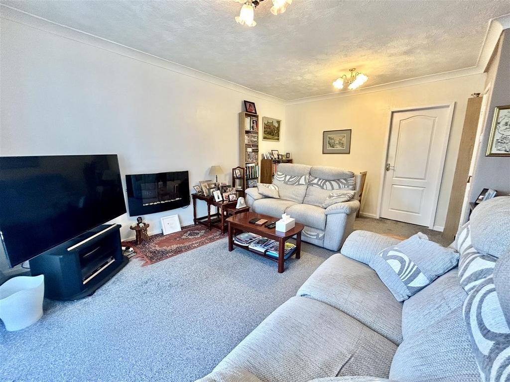 Montague Crescent, Garforth, Leeds 2 bed semidetached bungalow for