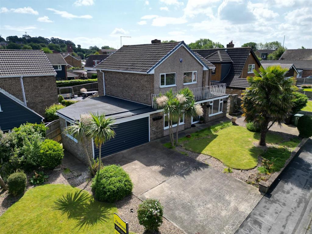 Cotswold Drive, Garforth, Leeds 4 bed detached house - £395,000