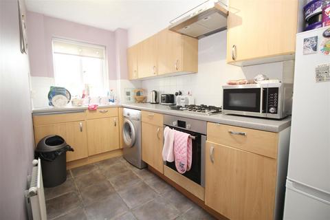 1 bedroom house to rent, Goddard Close, Maidenbower, Crawley, West Sussex. RH10 7HR