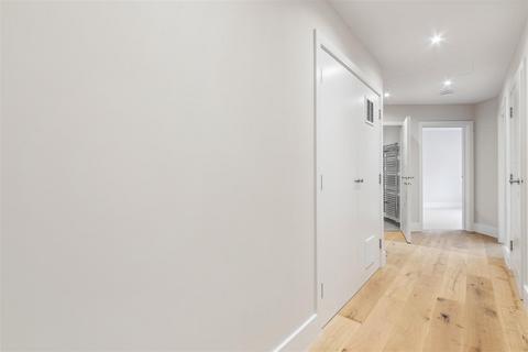 2 bedroom flat to rent, 1-3 Bollo Lane, Chiswick