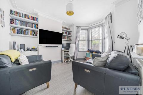 32 Sandcliff Road, Erith, DA8 1NZ