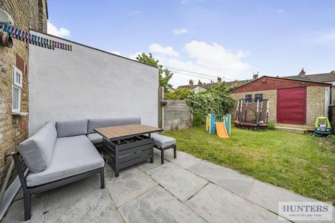 32 Sandcliff Road, Erith, DA8 1NZ