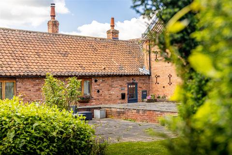 2 bedroom barn conversion to rent, Brinkley, Southwell