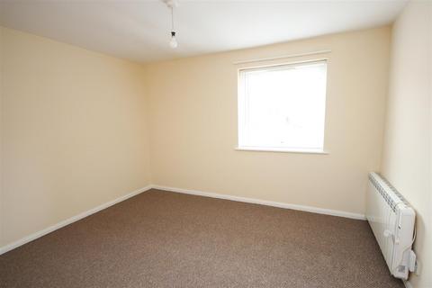 1 bedroom apartment to rent, Grove Road, Rushden NN10
