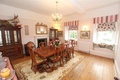 4 bedroom detached house to rent, 7 Silver Street, Thorverton, Exeter