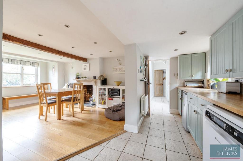 Kitchen &amp; Dining room