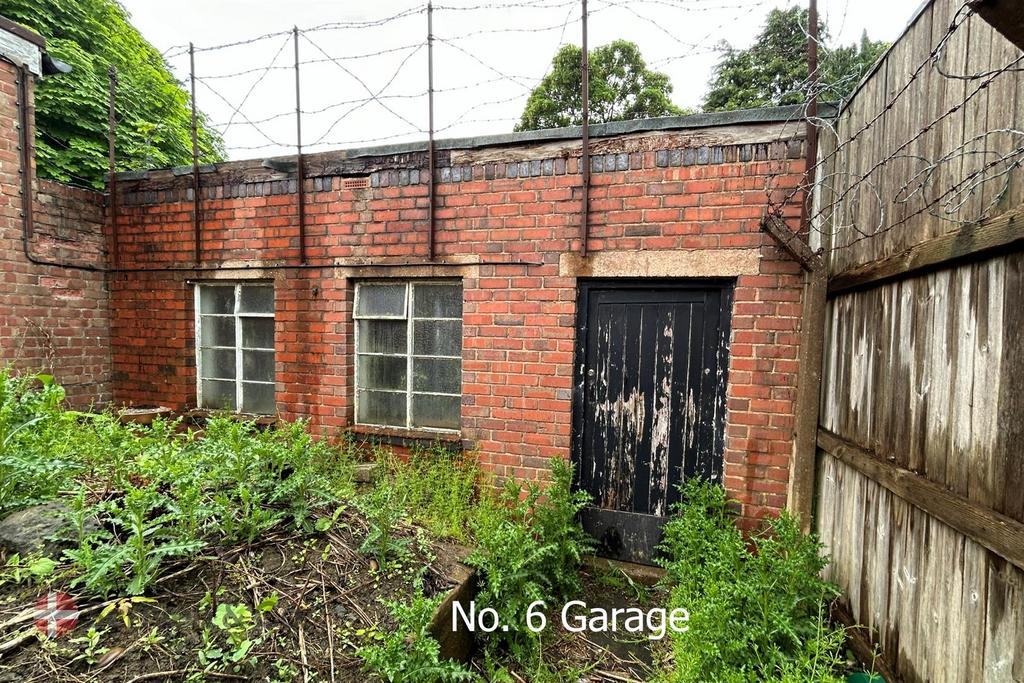 6 garage.jpg