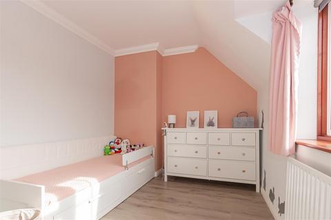 173 Crayford Way, Crayford, Dartford, DA1 4LG