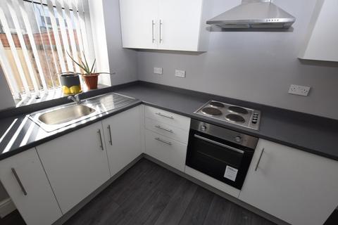 2 bedroom terraced house to rent, Lawrence Street, Padiham
