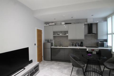 1 bedroom flat to rent, High Street, Harborne, Birmingham, B17