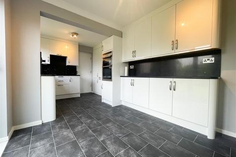 3 bedroom property to rent, Birks Wood Drive, Oughtibridge, S35