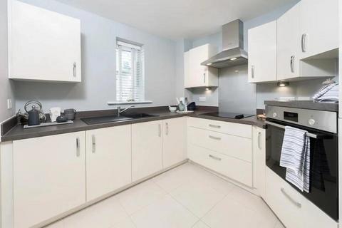 2 bedroom apartment to rent, St. Ann Way, Gloucester