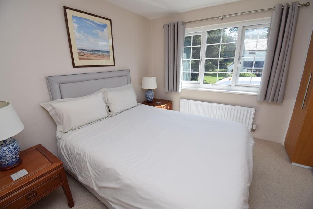 Bedroom 1.JPG