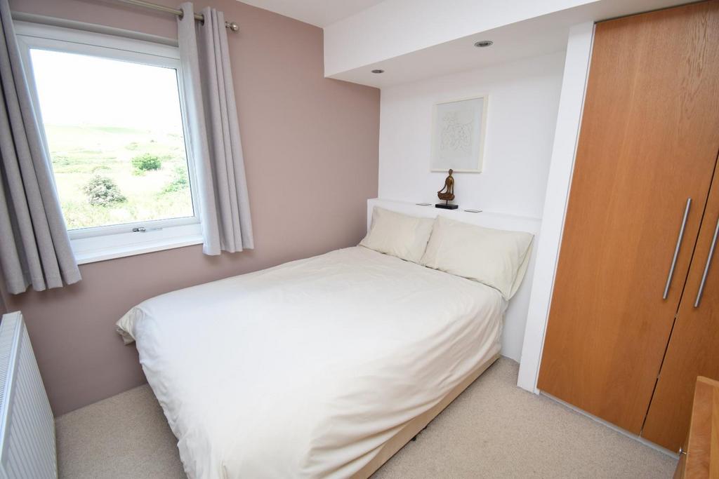 Bedroom 2.JPG