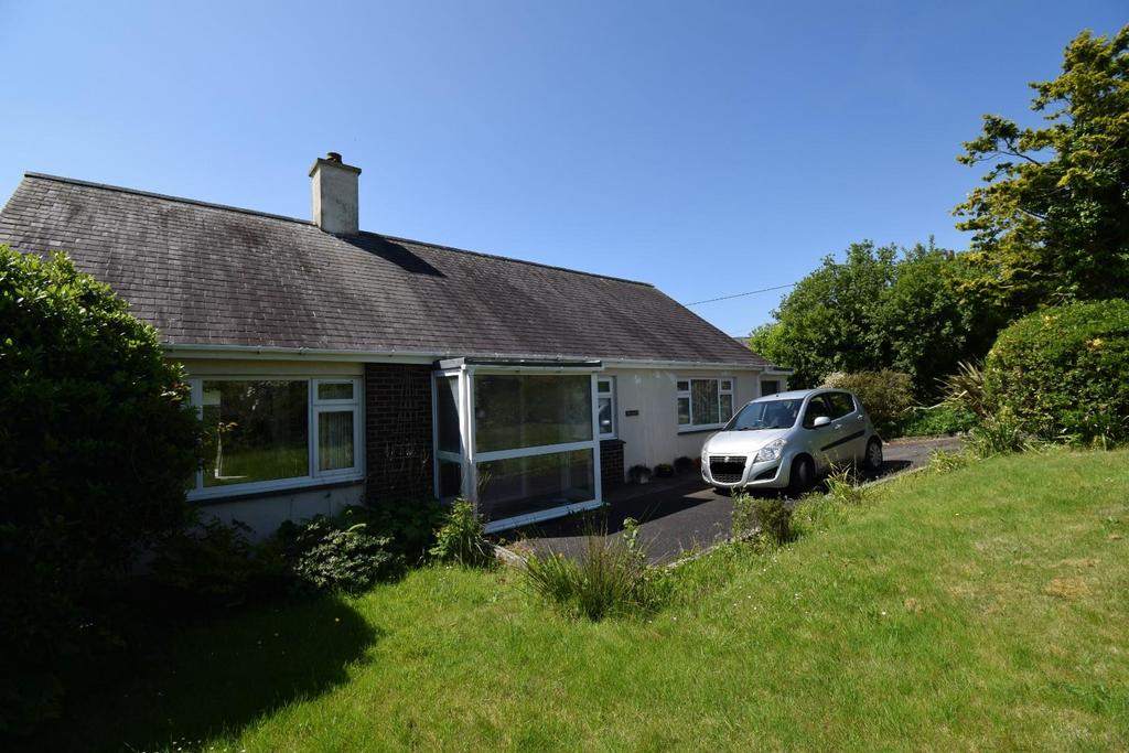 Penaber Estate, Criccieth 4 bed detached bungalow for sale £297,500